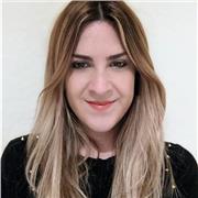 Profesora de Lengua Castellana y Literatura para ESO y Bachillerato. Con experiencia en preparación de SELECTIVIDAD